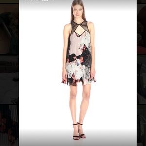 Guess Abril trapeze dress